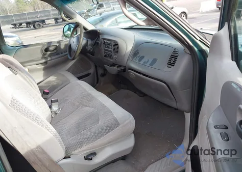 2000 Ford F-150 Lariat/Work Series/Xl/Xlt z USA, uszkodzony, nr VIN 1FTRX17L6YNA91296